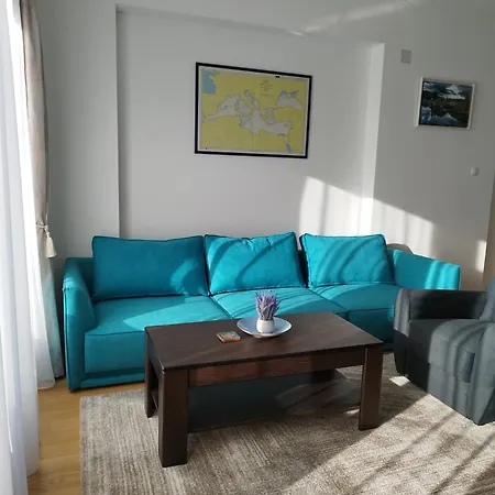 Penthouse Ika شقة تريبينيي