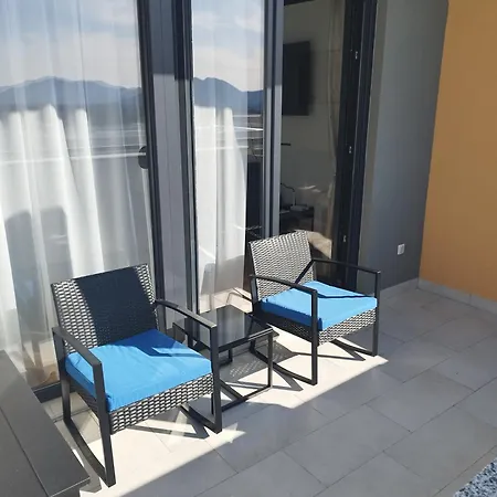 Penthouse Ika * تريبينيي