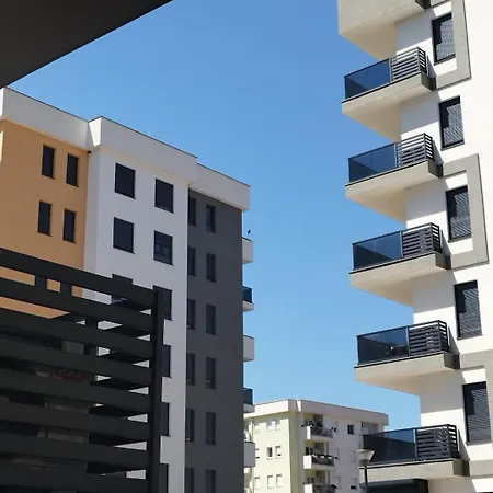 Penthouse Ika * تريبينيي