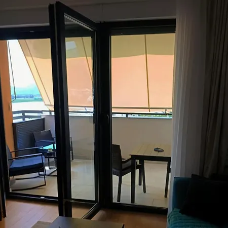 Penthouse Ika تريبينيي