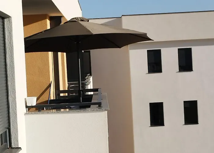 Penthouse Ika تريبينيي